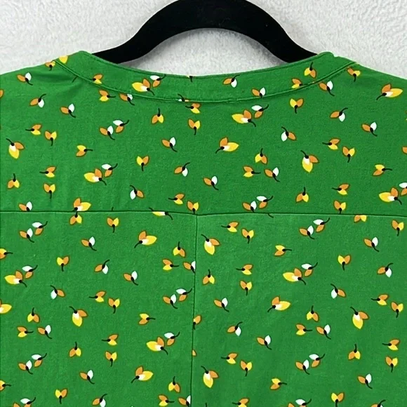 Papermoon (Stitch Fix) Women’s Top/Blouse Sz L Green V-neck Button Front NWOT - Picture 6 of 10